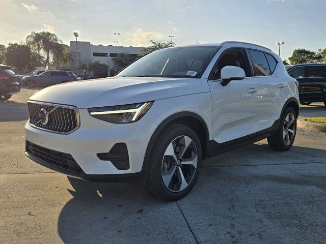 new 2025 Volvo XC40 car, priced at $45,485