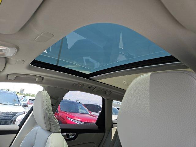 new 2025 Volvo XC60 car, priced at $53,625