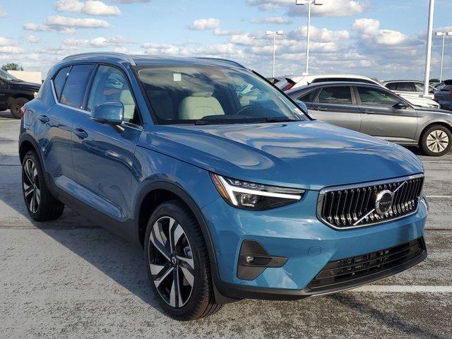 new 2025 Volvo XC40 car, priced at $51,000