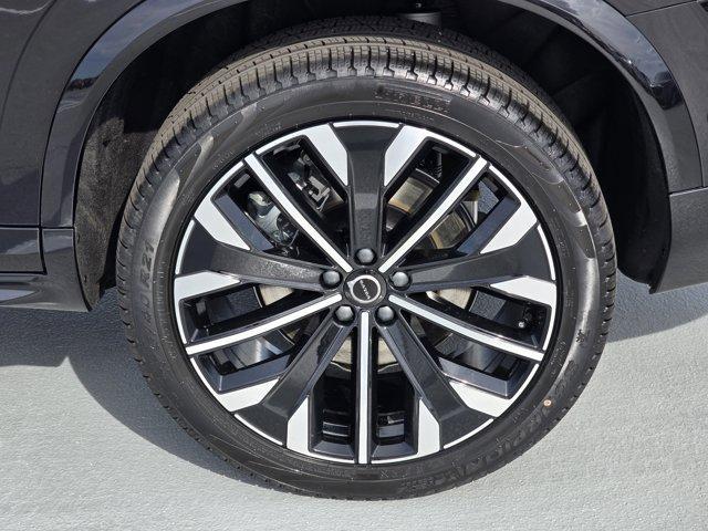 new 2025 Volvo XC90 car, priced at $69,155