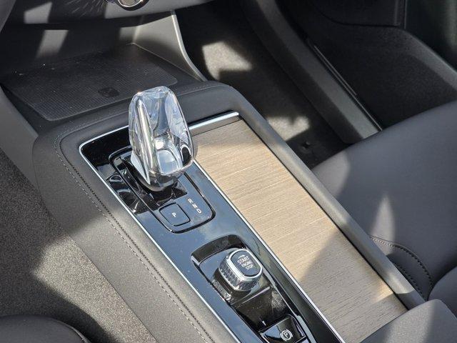 new 2025 Volvo XC90 car, priced at $69,155