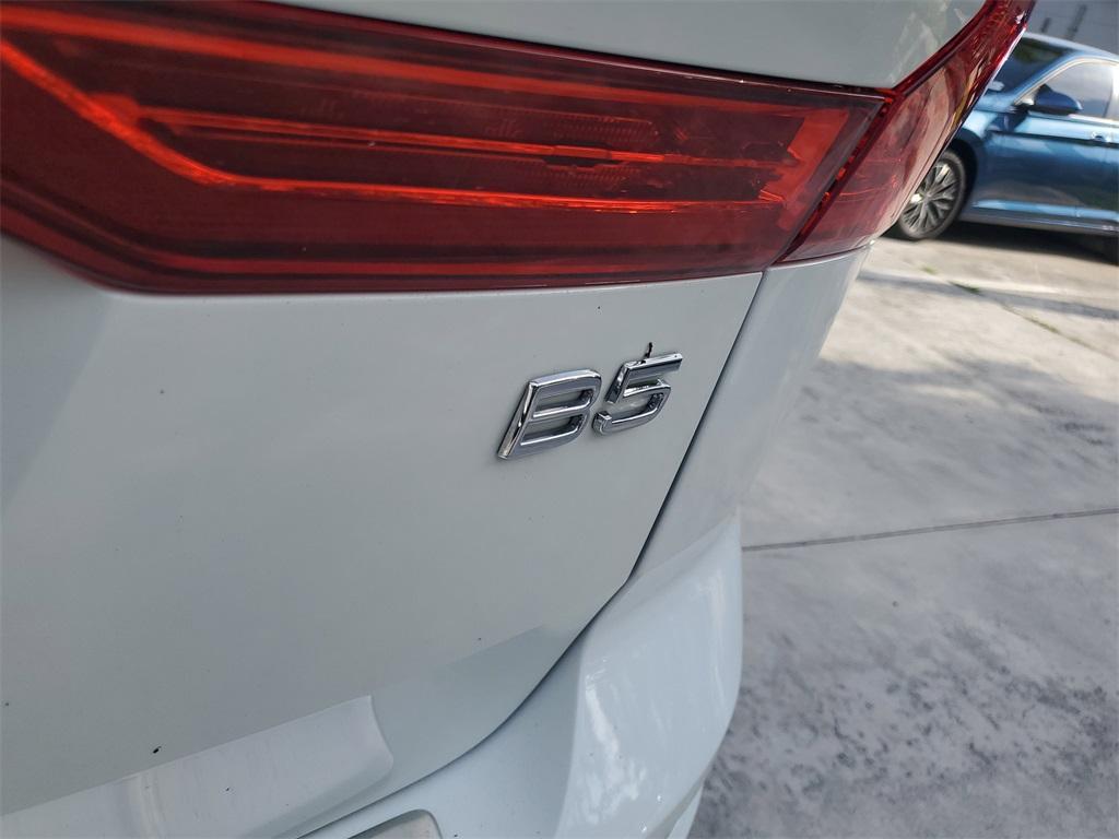 used 2022 Volvo XC60 car, priced at $39,588