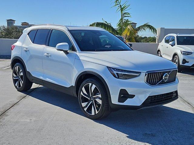 new 2025 Volvo XC40 car, priced at $51,015