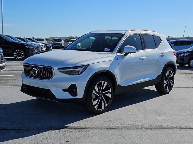 new 2025 Volvo XC40 car, priced at $51,015