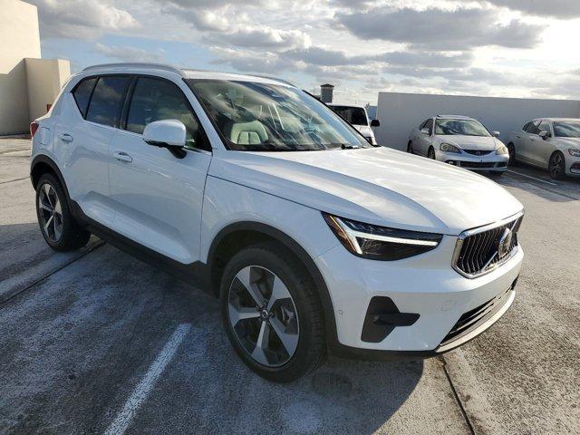 new 2025 Volvo XC40 car, priced at $47,695