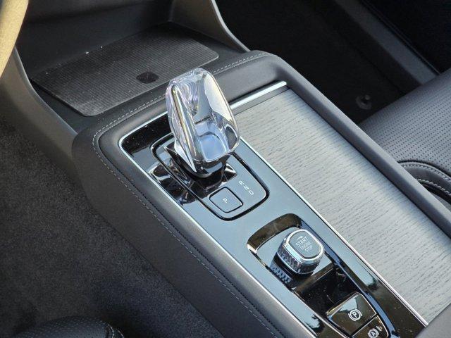 new 2025 Volvo XC90 car, priced at $59,047