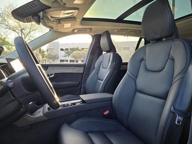 new 2025 Volvo XC90 car, priced at $59,047