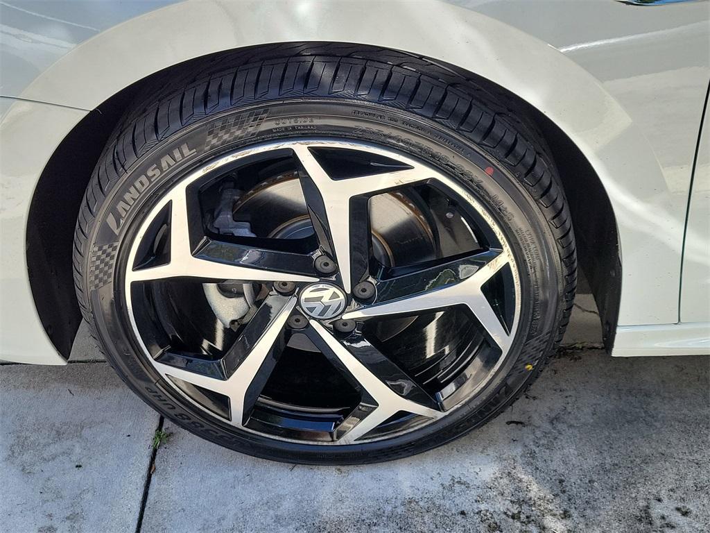 used 2022 Volkswagen Passat car, priced at $21,977