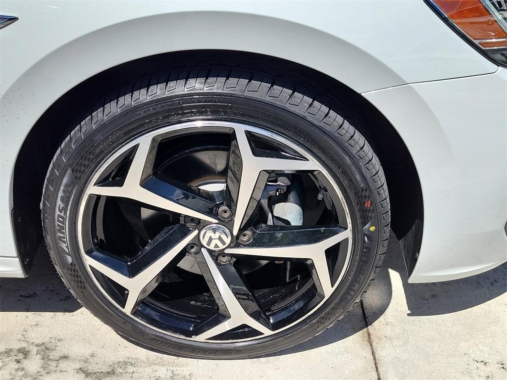 used 2022 Volkswagen Passat car, priced at $21,977
