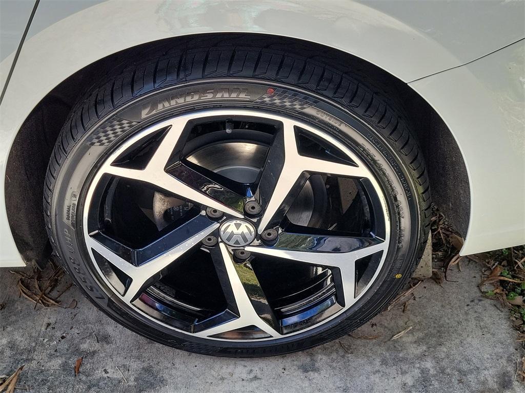 used 2022 Volkswagen Passat car, priced at $21,977