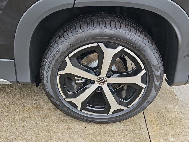 new 2025 Volkswagen Tiguan car