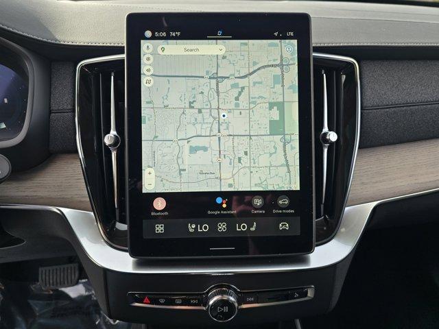 new 2025 Volvo XC90 car, priced at $65,895
