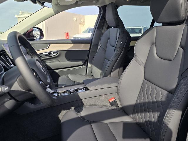 new 2025 Volvo XC90 car, priced at $65,895