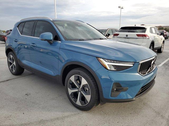 new 2025 Volvo XC40 car, priced at $46,795