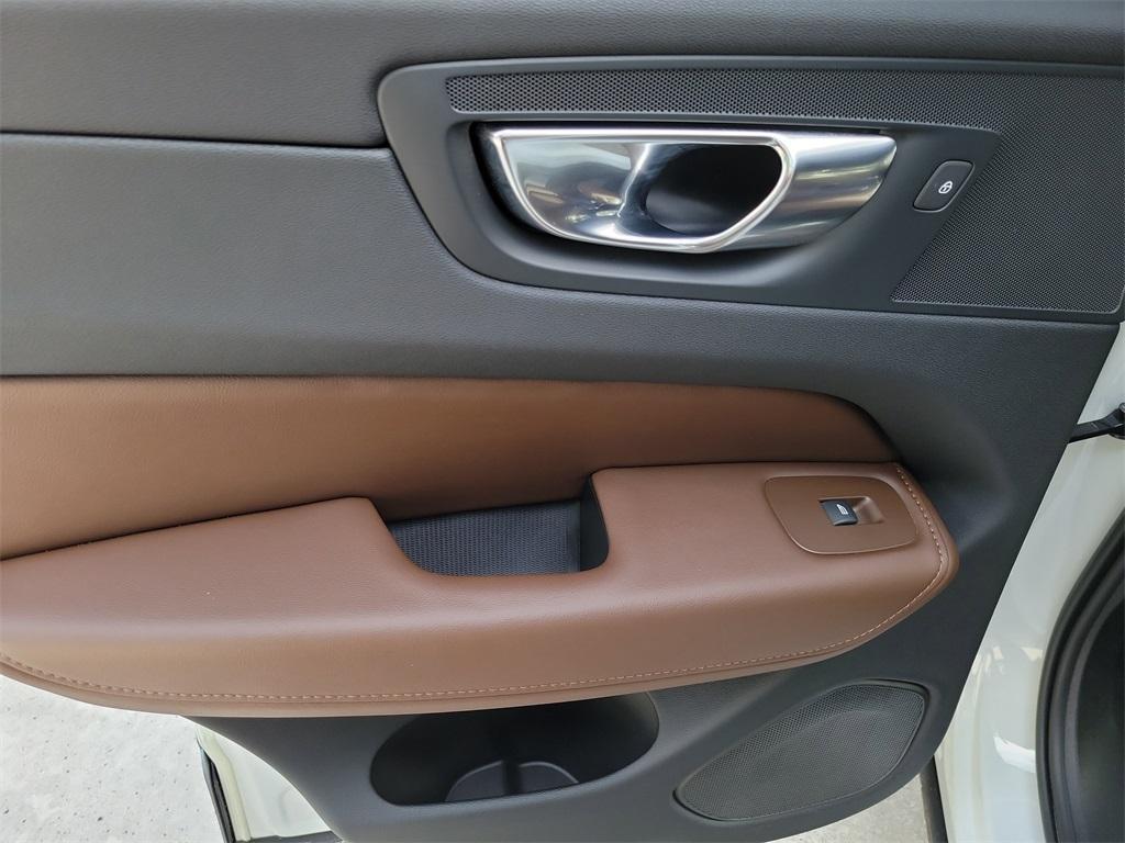 used 2023 Volvo XC60 car, priced at $35,788