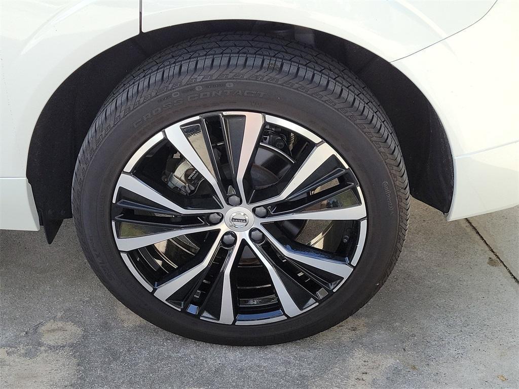 used 2023 Volvo XC60 car, priced at $35,788