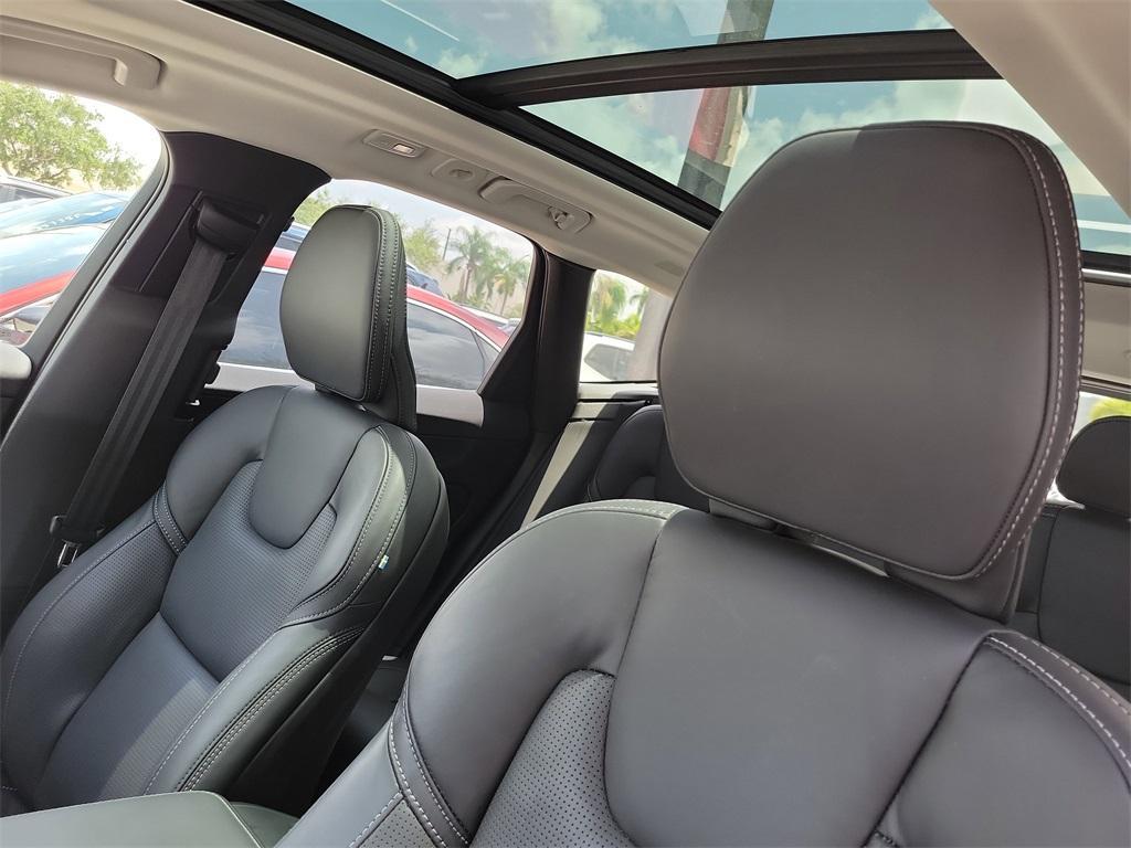 used 2024 Volvo XC60 Recharge Plug-In Hybrid car, priced at $54,888