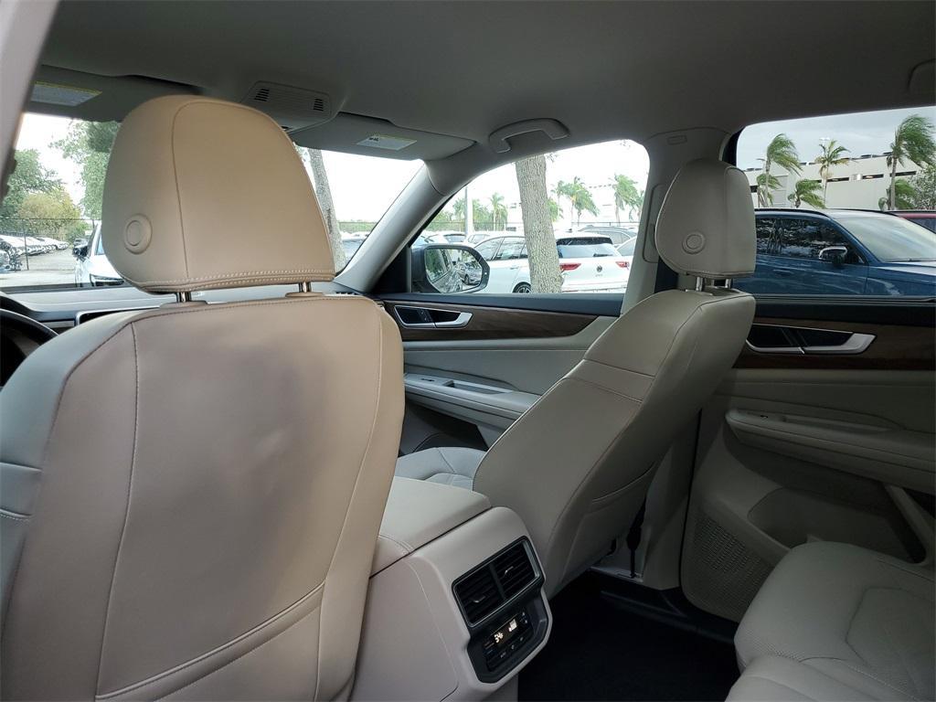 used 2024 Volkswagen Atlas car, priced at $33,877