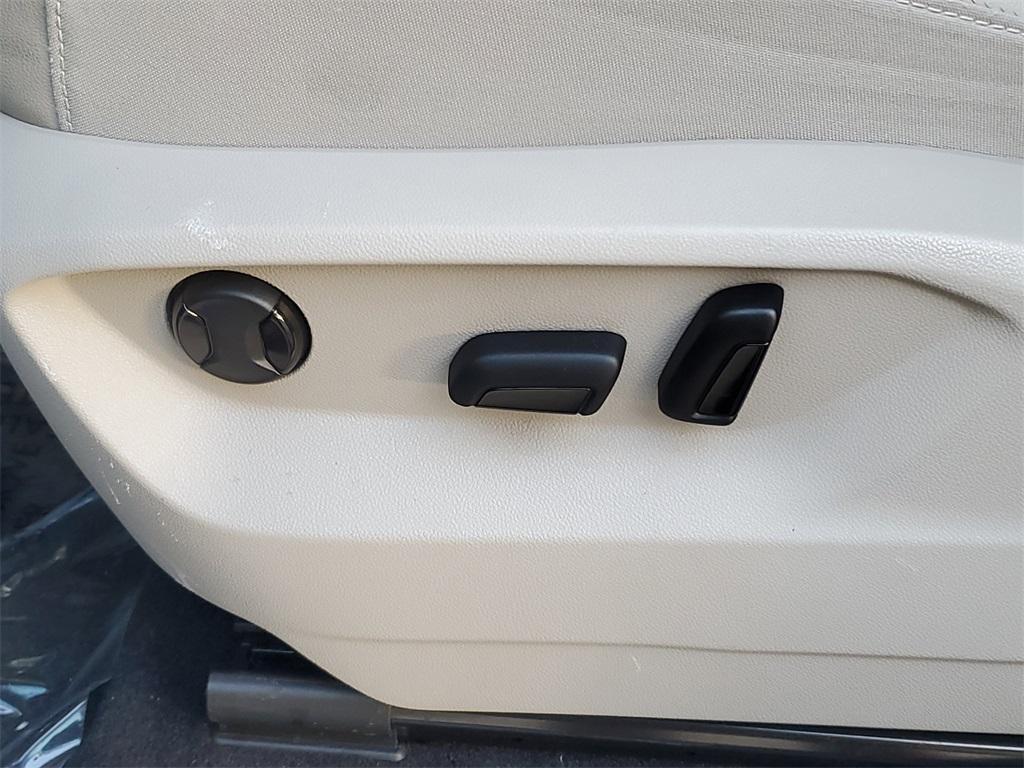 used 2024 Volkswagen Atlas car, priced at $33,877