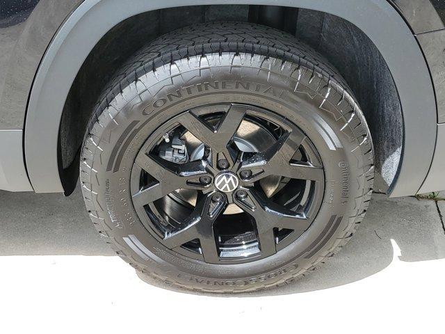 new 2025 Volkswagen Atlas car, priced at $45,880