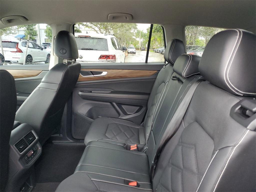 used 2024 Volkswagen Atlas car, priced at $30,998