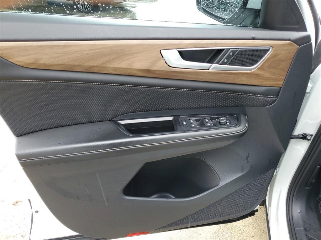 used 2024 Volkswagen Atlas car, priced at $30,998