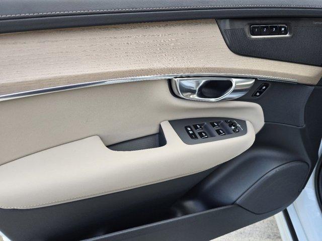 new 2025 Volvo XC90 car, priced at $68,100