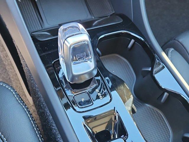 new 2025 Volvo XC40 car, priced at $49,476