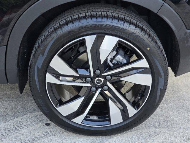 new 2025 Volvo XC40 car, priced at $49,476