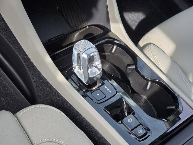 new 2025 Volvo XC40 car, priced at $51,015