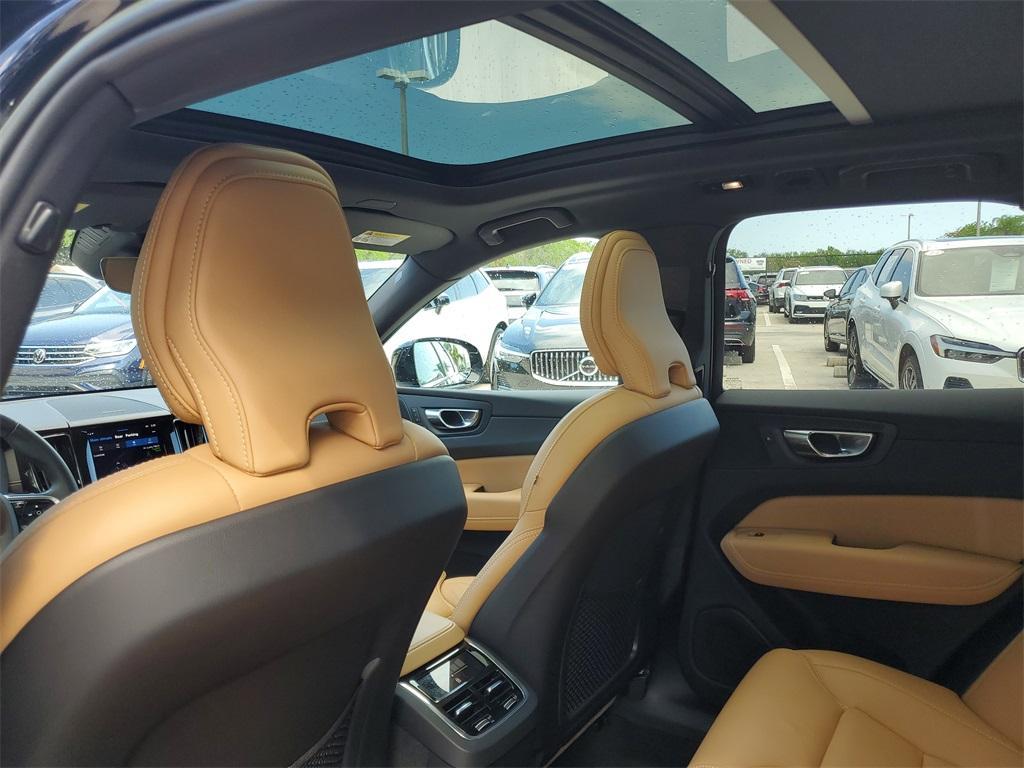 used 2022 Volvo XC60 car, priced at $37,888