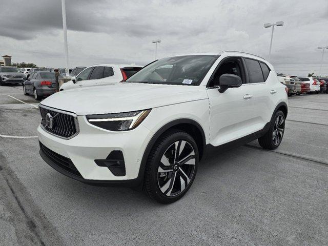 new 2025 Volvo XC40 car, priced at $48,890