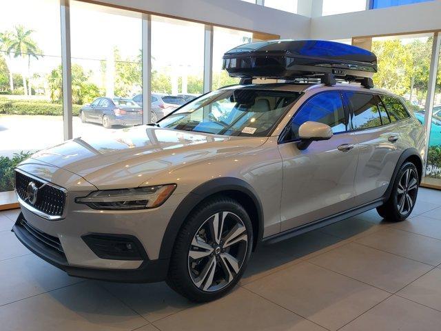 new 2024 Volvo V60 Cross Country car, priced at $54,135