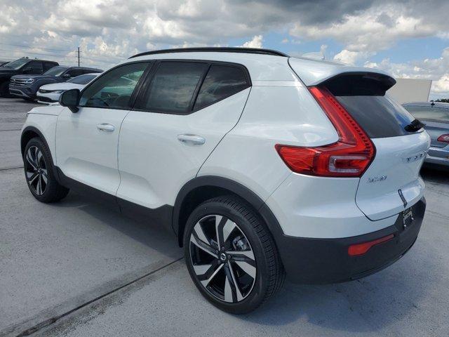 new 2025 Volvo XC40 car, priced at $49,790