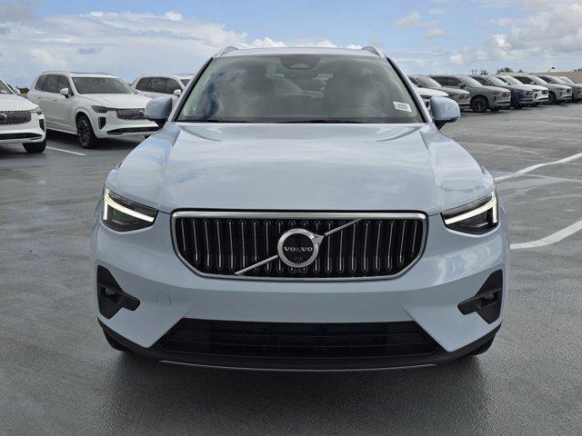 new 2025 Volvo XC40 car, priced at $51,015
