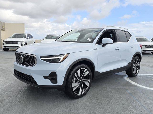 new 2025 Volvo XC40 car, priced at $51,015