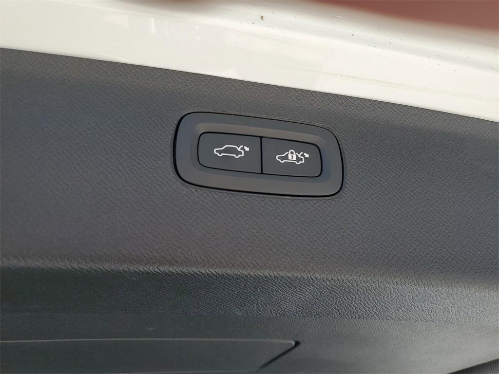 used 2022 Volvo XC90 car, priced at $38,488