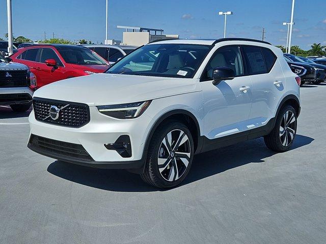 new 2025 Volvo XC40 car, priced at $48,305
