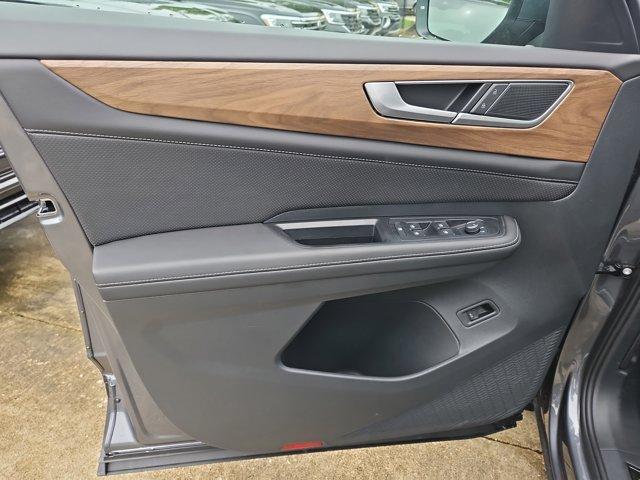 new 2025 Volkswagen Atlas car, priced at $43,809