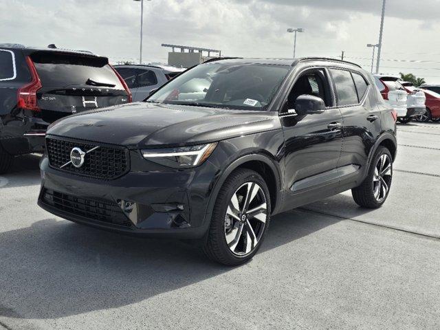 new 2025 Volvo XC40 car, priced at $51,215