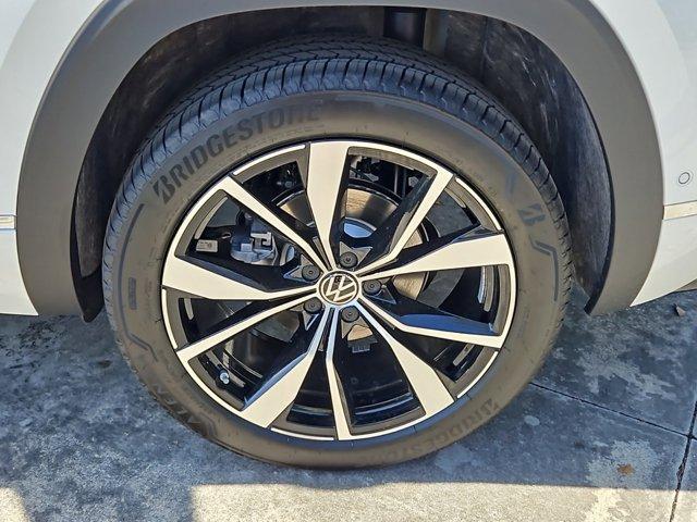 new 2025 Volkswagen Atlas Cross Sport car, priced at $51,910