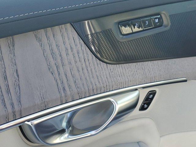 new 2025 Volvo XC90 car, priced at $73,215