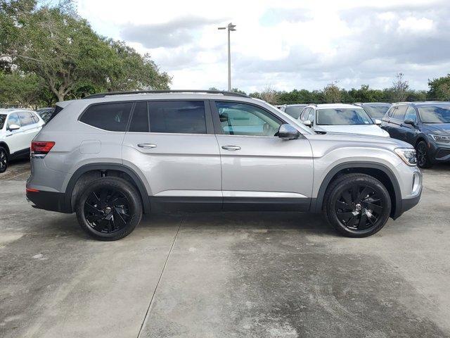 new 2025 Volkswagen Atlas car, priced at $42,446