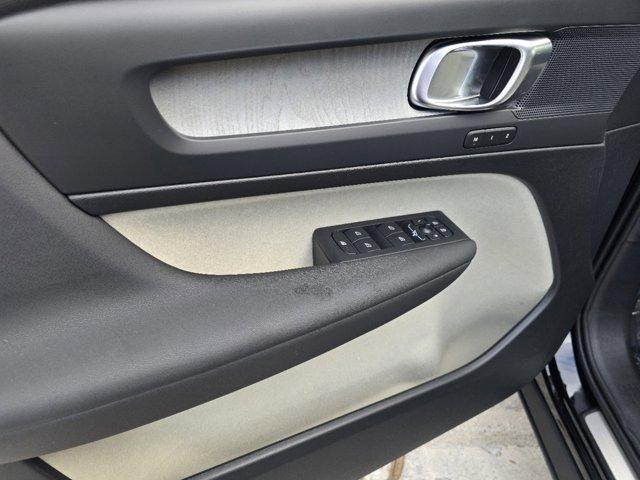 new 2025 Volvo XC40 car, priced at $49,476