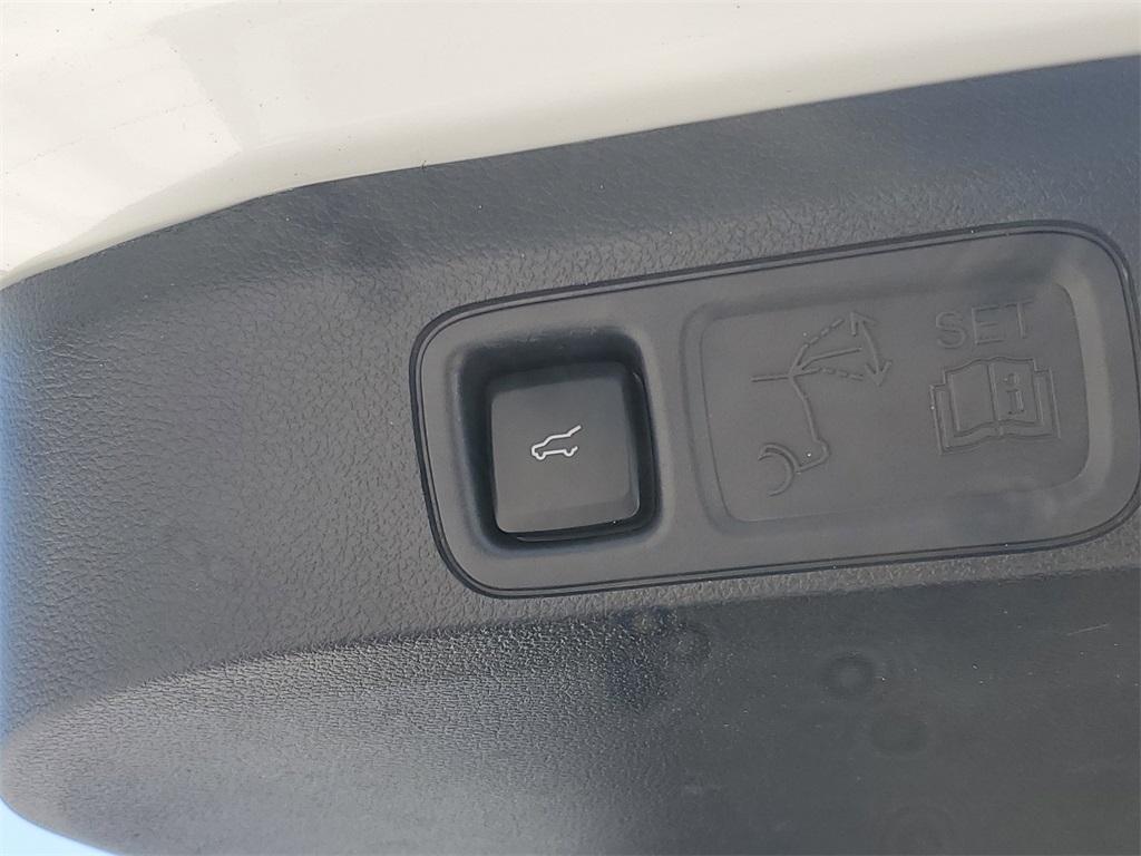 used 2022 Ford Expedition car, priced at $43,488