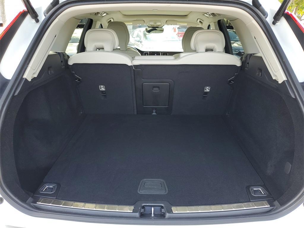 used 2022 Volvo XC60 car, priced at $33,888