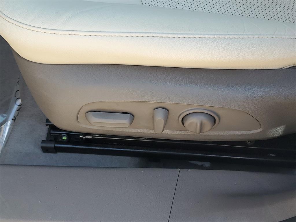 used 2020 Chevrolet Malibu car, priced at $22,298