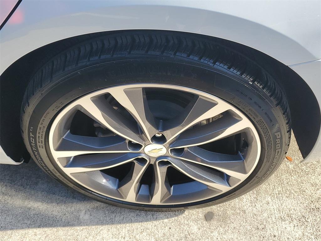 used 2020 Chevrolet Malibu car, priced at $22,298