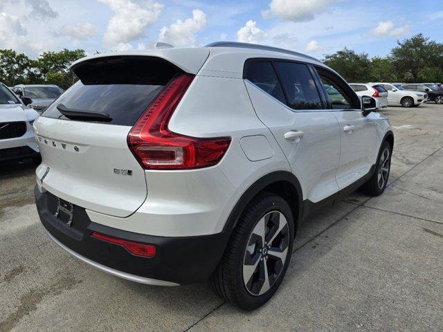 new 2025 Volvo XC40 car, priced at $46,015