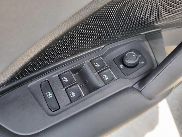 new 2025 Volkswagen Tiguan car, priced at $33,599